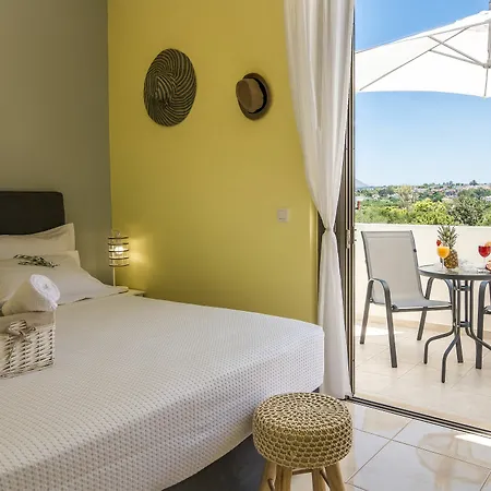 Iasmi Villa *